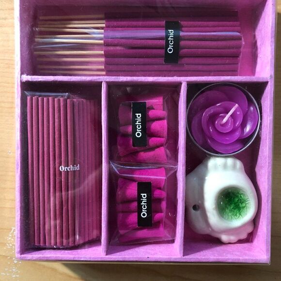 NIB - Incense & Candle Gift Set - Various Scents - Picture 2 of 4